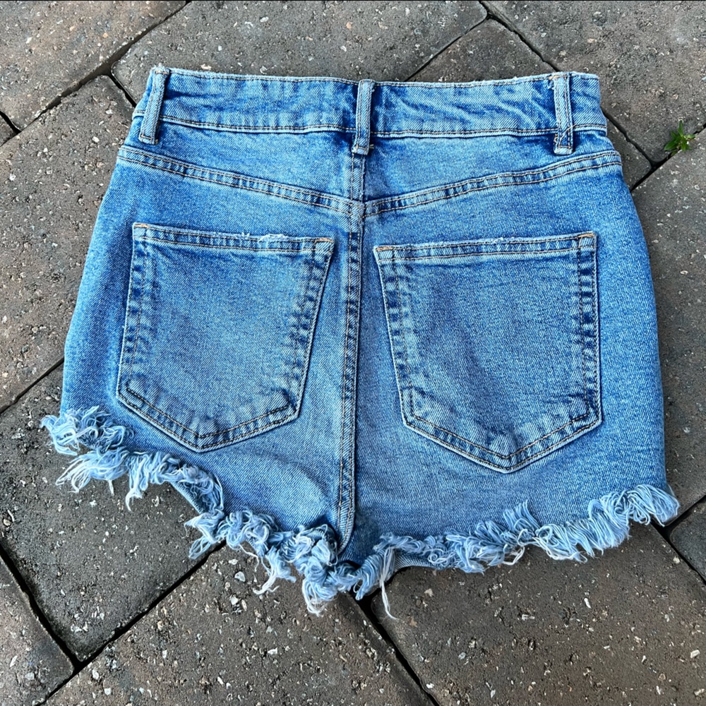 Zara High Rise Distressed Shorts - Picture 2 of 3